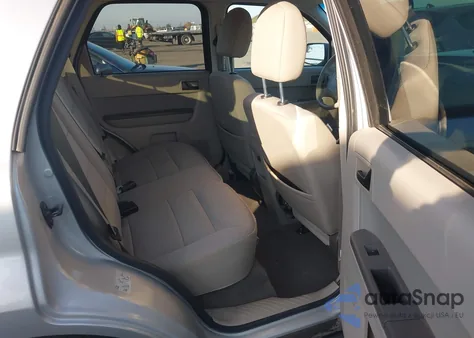 2010 Ford Escape Xlt из США, поврежденный, VIN 1FMCU9DG2AKB65563